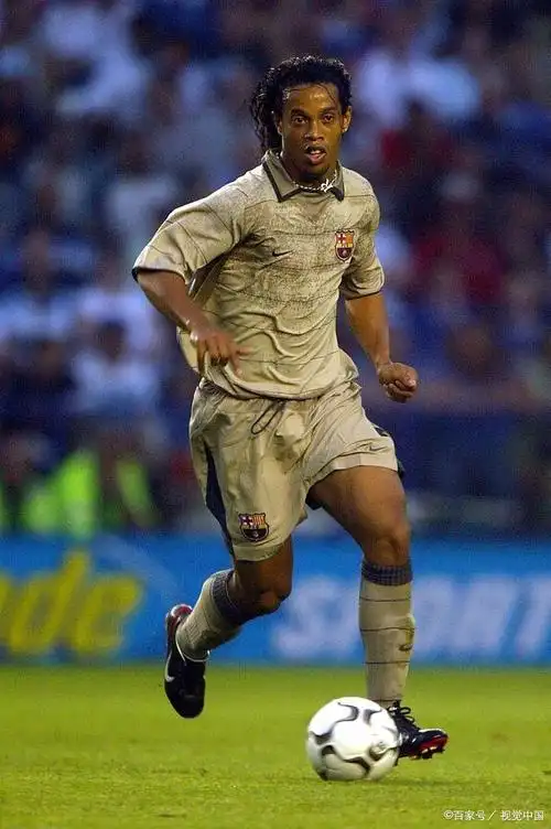 教練組和球 教練組和球